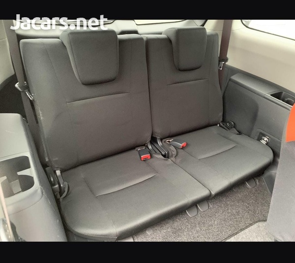 Toyota Wish 2,0L 2013-5