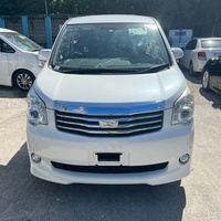 Toyota Noah 2,0L 2013 Toyota Noah 2,0L 2013