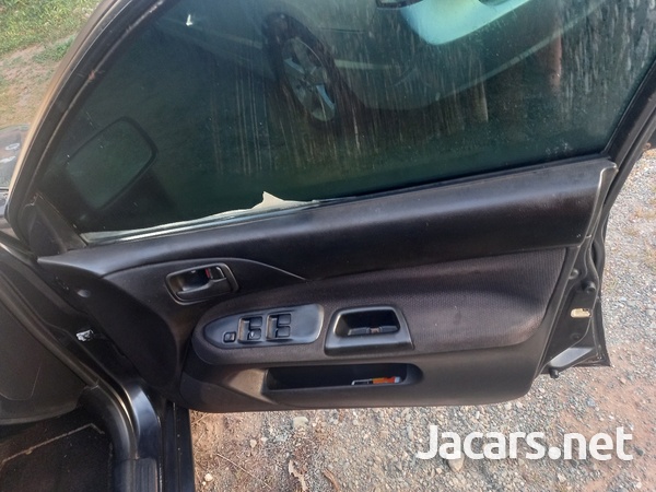 Mitsubishi Lancer 1,5L 2002-4