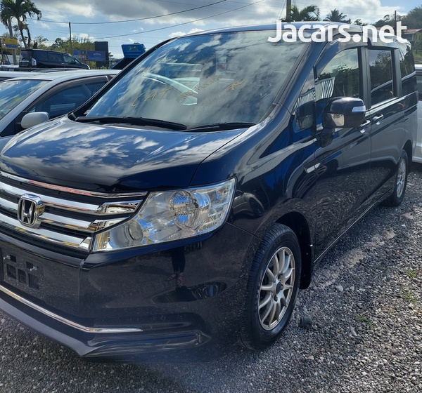 Honda Stepwgn 2,0L 2012-1