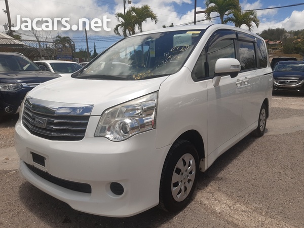Toyota Noah 2,0L 2013-2