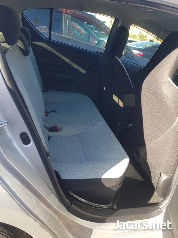 Toyota Aqua 1,5L 2016-4