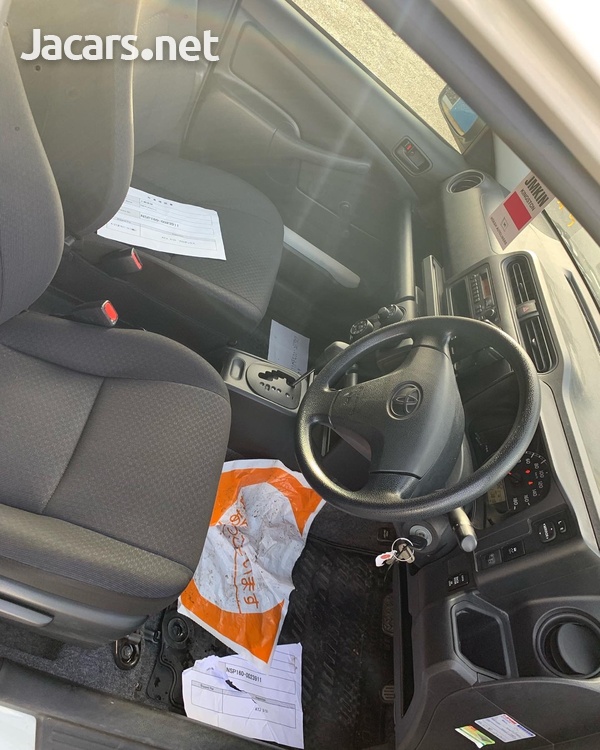 Toyota Probox 1,3L 2017-7