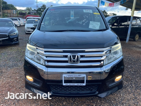 Honda Stepwgn 2,0L 2013-3