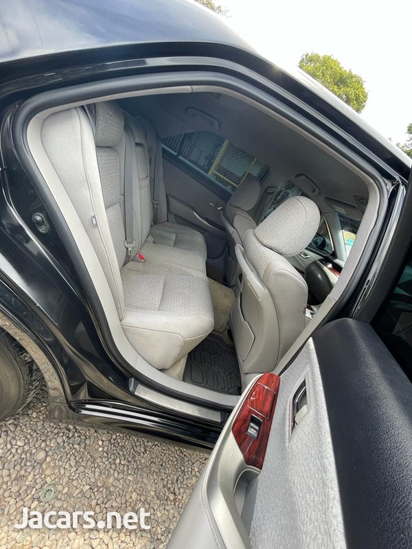 Toyota Crown 2,5L 2010-9