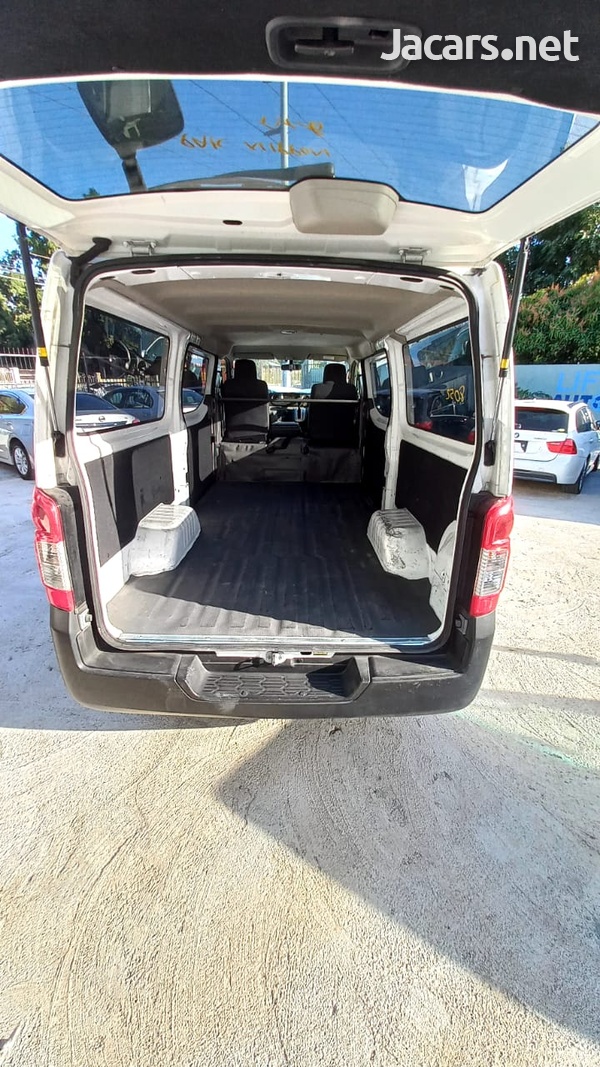 Nissan Caravan 2,5L 2016-7