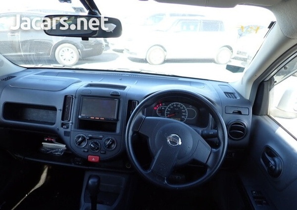 Nissan AD Wagon 1,6L 2017-7
