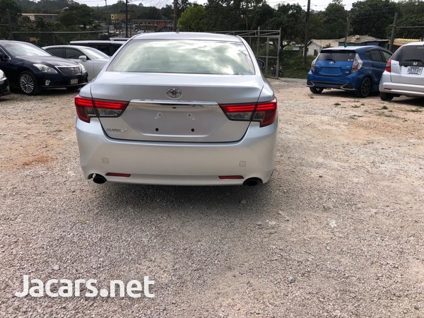 Toyota Mark X 2,5L 2013-5