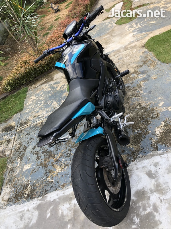 Fzo7 Yamaha 900 2017-6