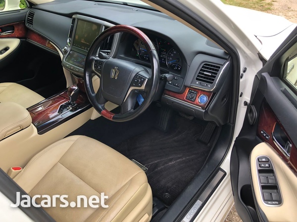 Toyota Crown 3,5L 2016-7