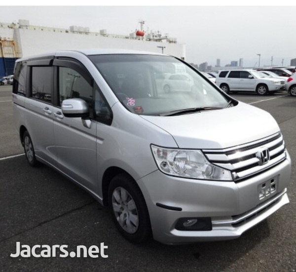 Honda Stepwgn 2,0L 2013-1