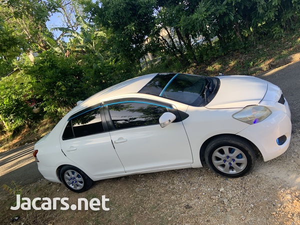 Toyota Belta 1,8L 2010-8