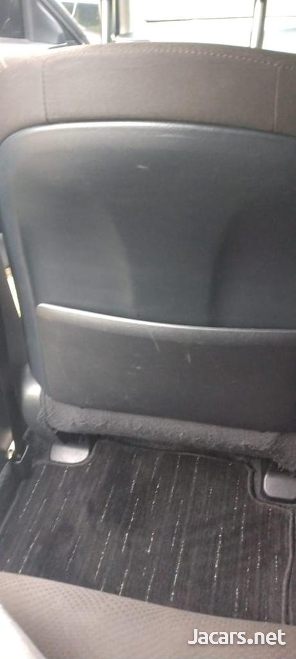 Toyota Mark X 2,5L 2013-7