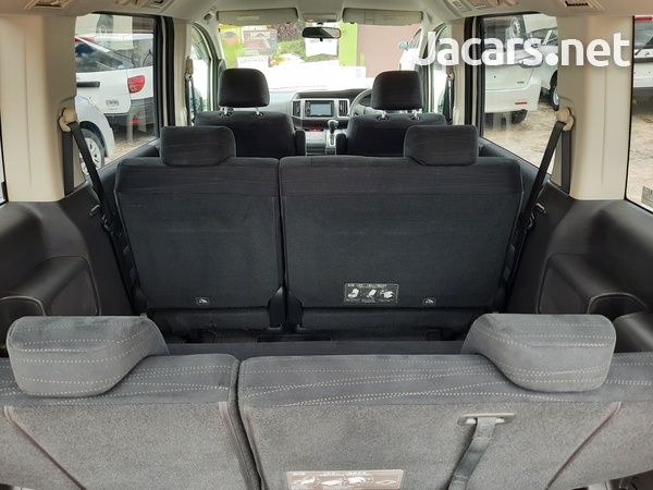 Honda Stepwgn 2,0L 2012-11