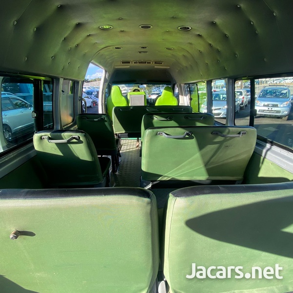 Toyota Hiace 2,5L 2008-4