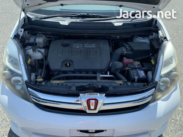 Toyota Isis 2,0L 2012-2