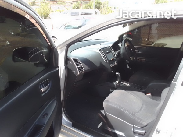 Nissan Wingroad 1,5L 2012-9