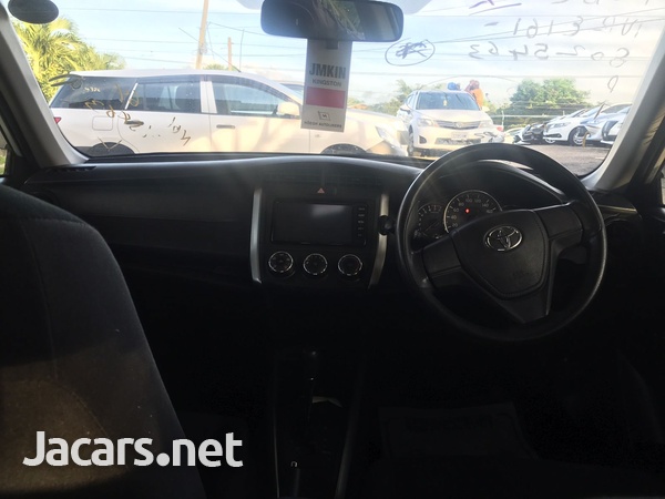 Toyota Fielder 1,5L 2017-10