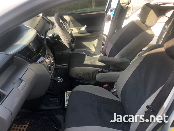 Toyota Noah 1,9L 2003-6