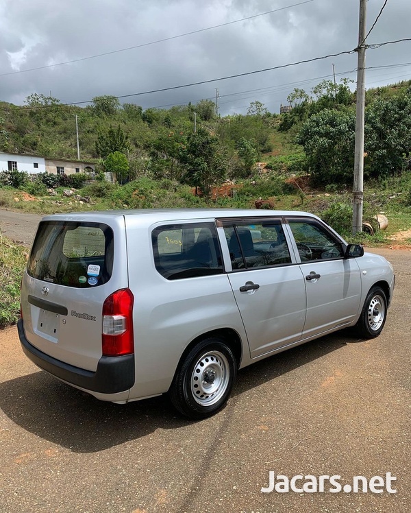 Toyota Probox 1,5L 2016-7