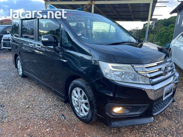 Honda Stepwgn 2,0L 2013-6