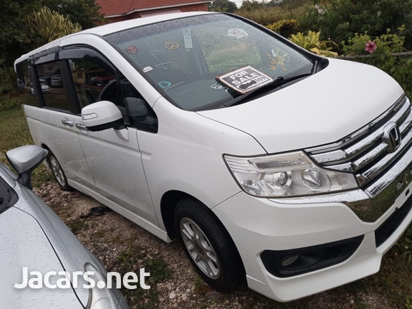 Honda Stepwgn Spada 2,0L 2014-3
