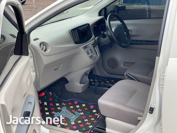 Daihatsu MIRA 0,7L 2015-10