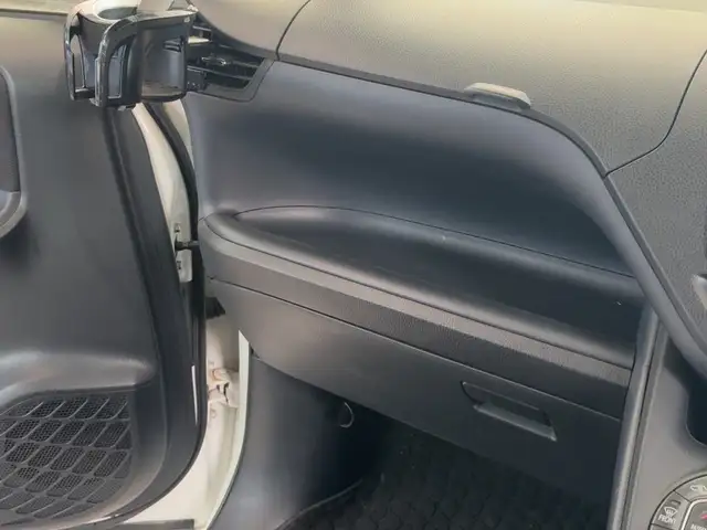 Toyota Voxy 2,0L 2014, Saint James - 12