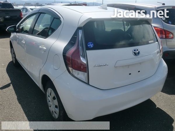 Toyota Aqua 1,5L 2016-6