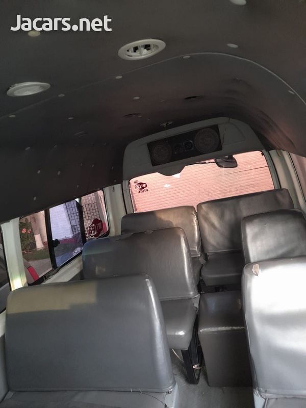 Toyota Hiace 2005-11