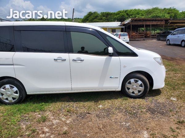 Nissan Serena 2,0L 2012