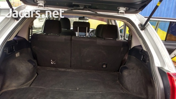Toyota Fielder 1,6L 2014-6