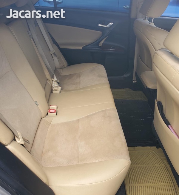 Toyota Mark X 2,4L 2013-8