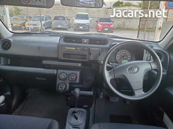 Toyota Probox 1,3L 2016-10
