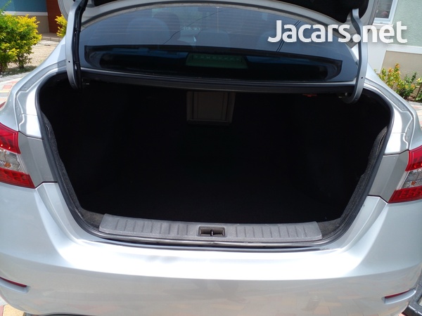 Nissan Sylphy 1,8L 2013-10