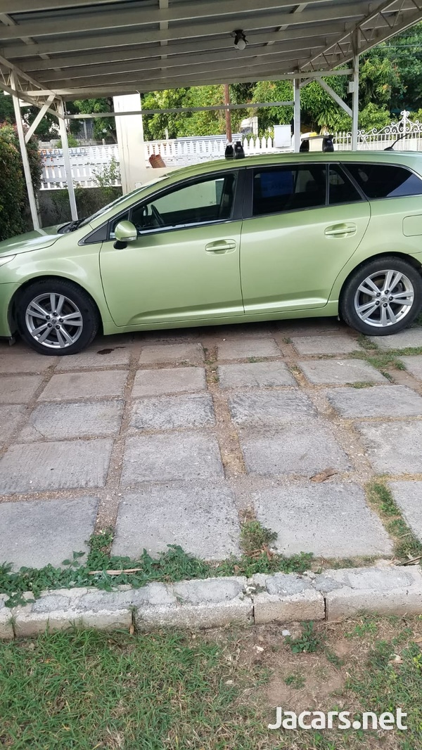Toyota Avensis 2,0L 2010-5