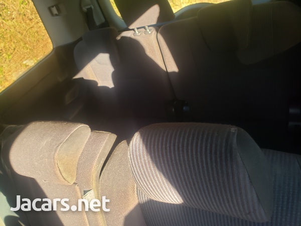 Toyota Voxy 2,0L 2016-7
