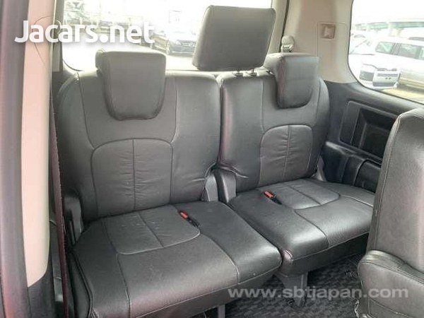 Toyota Voxy 2,0L 2013-6