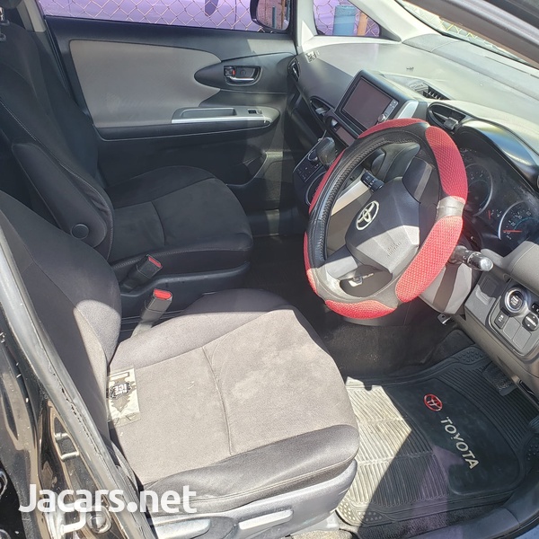Toyota Wish 1,8L 2012-5
