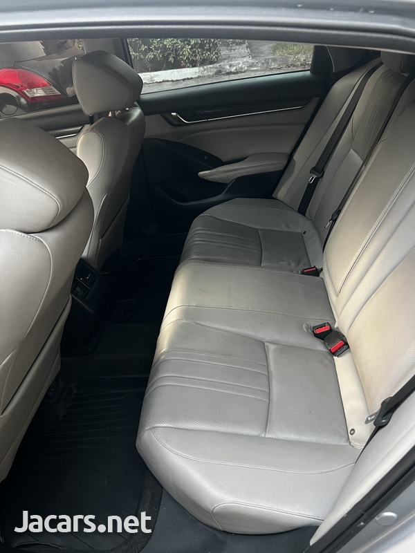 Honda Accord 2,0L 2019-8