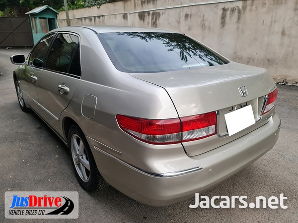 Honda Accord 2,3L 2004-4