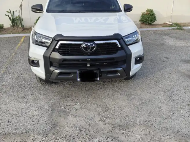 Toyota Hilux Invincible X, Saint Catherine