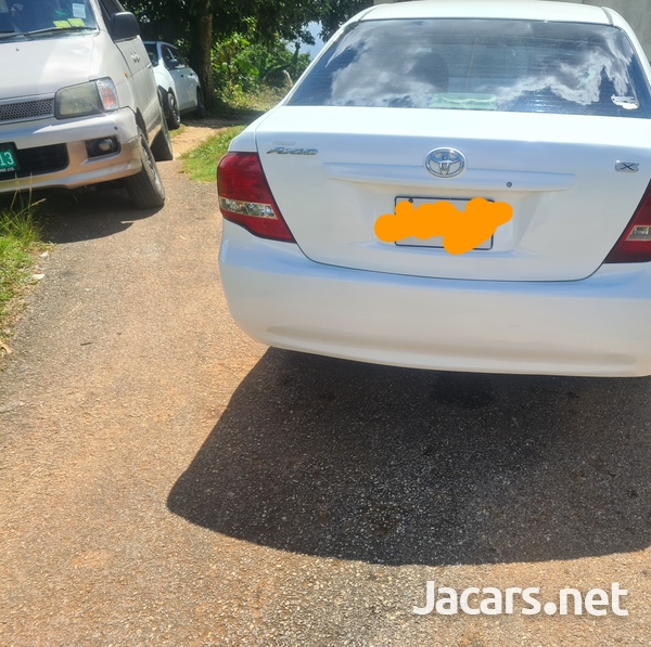 Toyota Axio 1,5L 2009-6