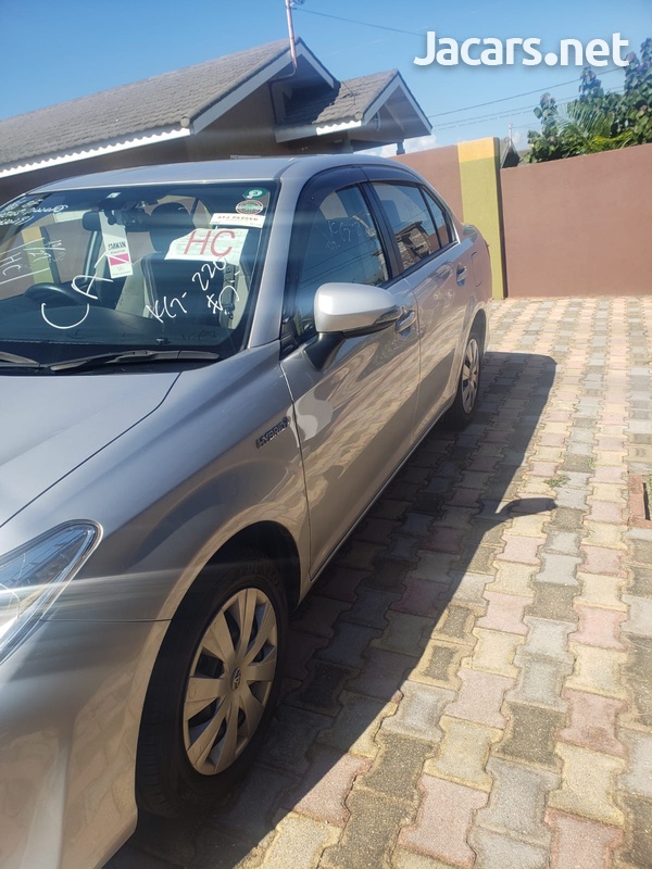 Toyota Axio 1,5L 2015-6