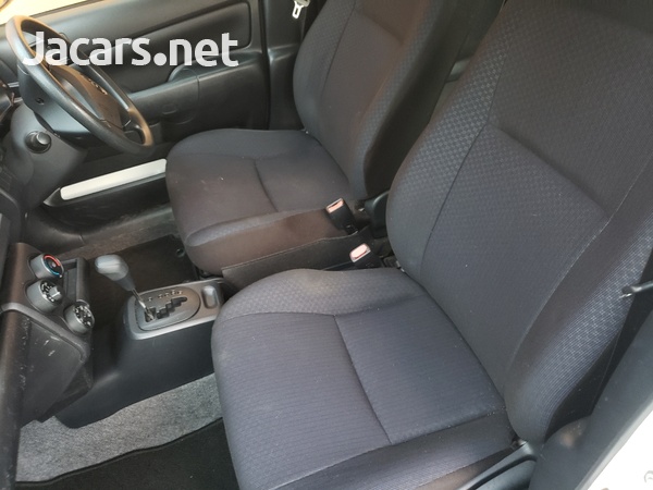 Toyota Probox 1,3L 2017-10