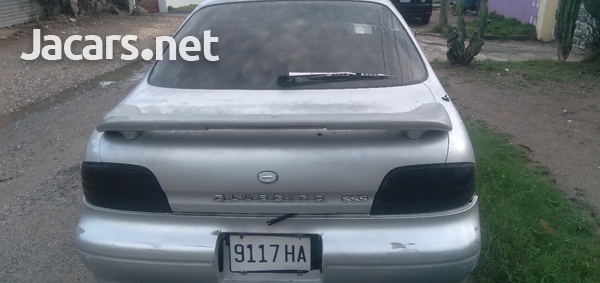 Nissan Bluebird 2,0L 1995-3