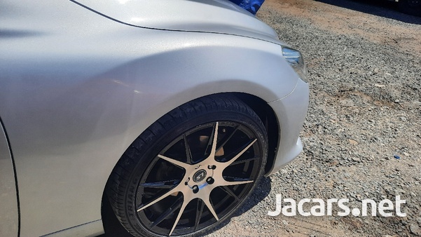 Toyota Mark X 2,5L 2013-5