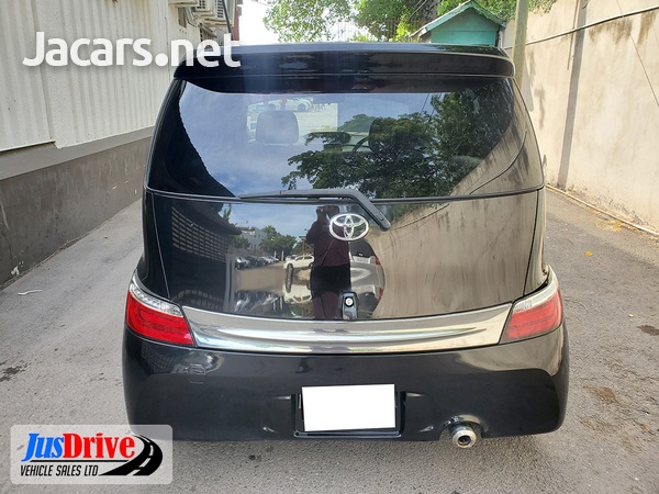 Toyota bB 1,5L 2010-5