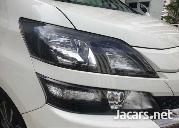 Toyota Vellfire 2,3L 2014-12
