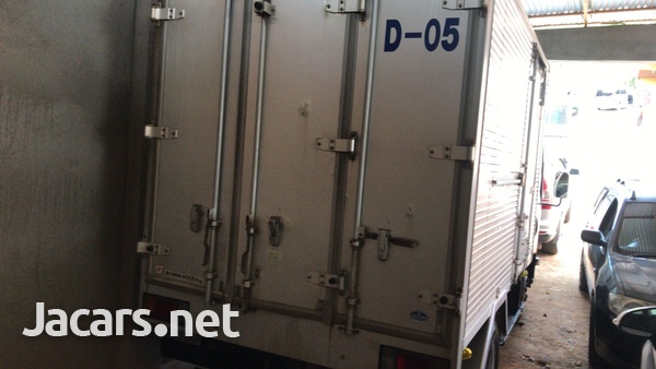 2007 Isuzu Box Truck-4